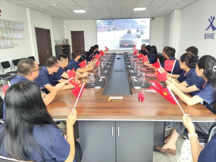 Die EIHE Steel Structure Group organisierte die Live-Übertragung der 93. Militärparade